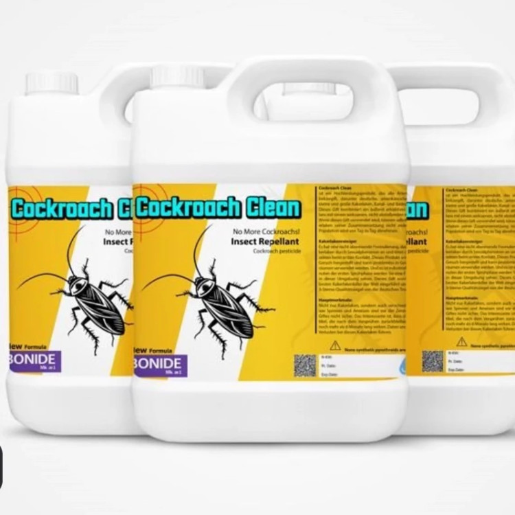 سم عمده سوسک کش 4 لیتری Cockroach Clean ارسال رایگان عمده به همراه سمپاش سر نوشابه ای رایگان
