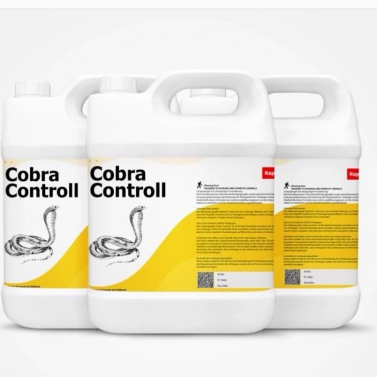 سم 4 لیتری قدرتمند مار کش Cobra controll کبرا کنترل ارسال رایگان به همراه سمپاش سر نوشابه ای مدل 1